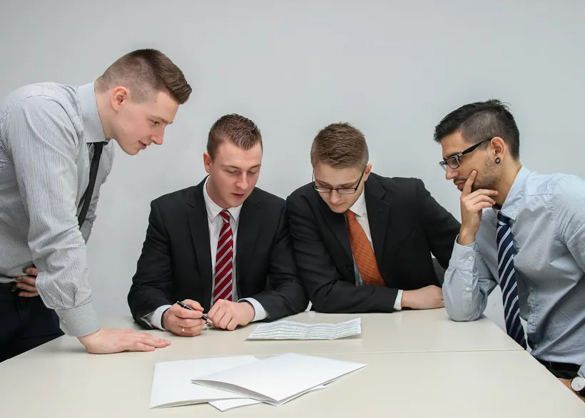 Reunião de diretoria e RH de uma empresa